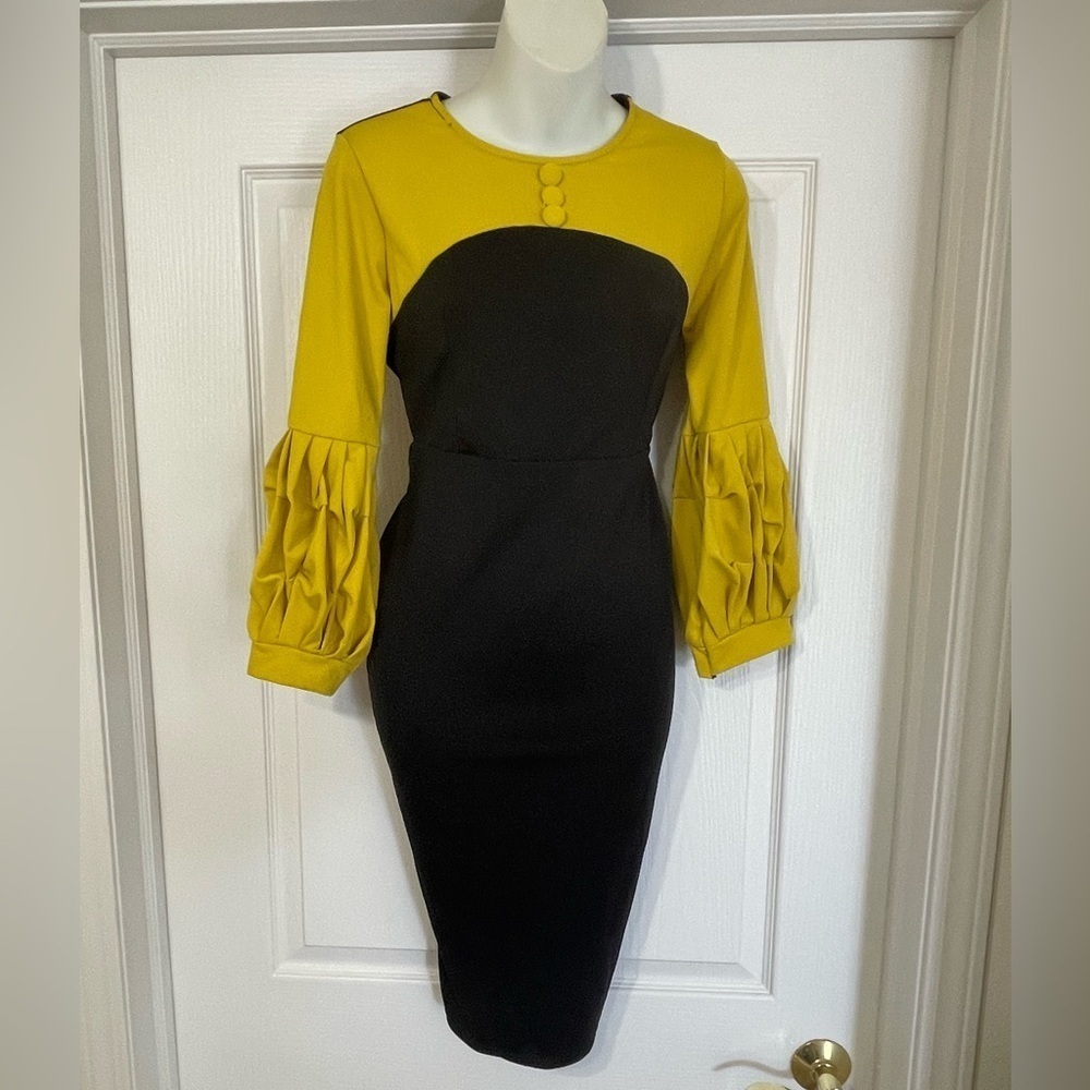 Long sleeve body-con dress size small​​​​​
